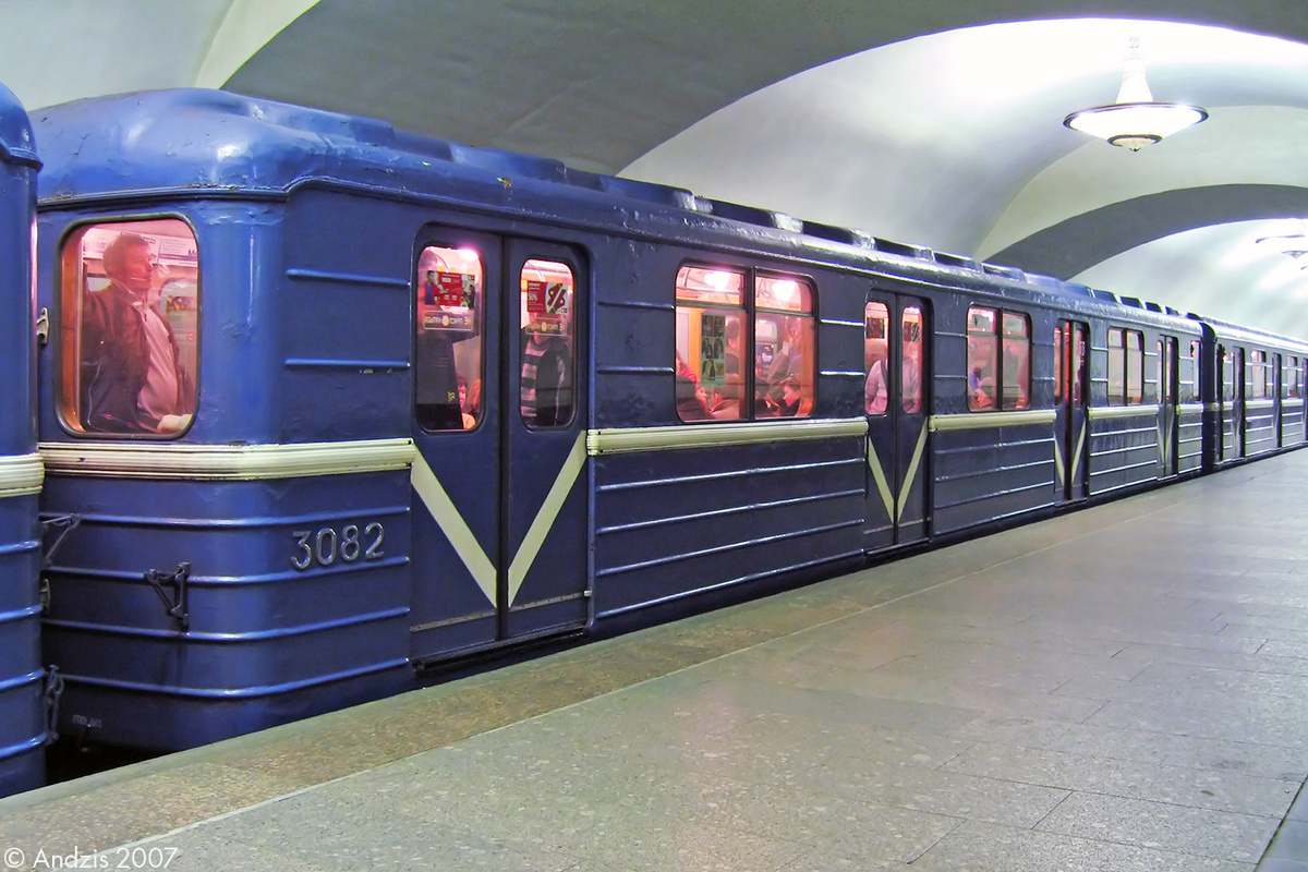 Фото взято с сайта  https://transphoto.org/photo/1580210/ . Сделано пользователем "andzis" 14.04.2007 