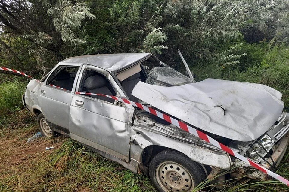 Подростка обвиняют в том, что он угнал чужой автомобиль и устроил ДТП, в котором сам же и погиб.