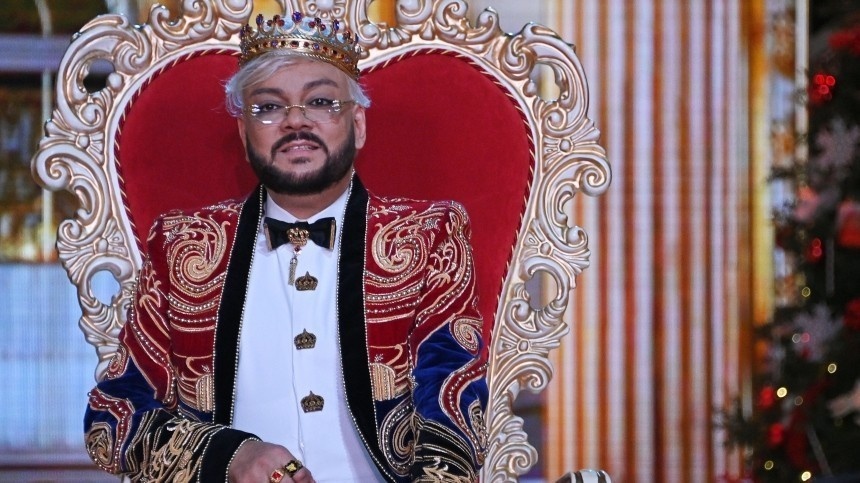 Самозваный поп-король на троне. Фото Яндекс.Картинки. 