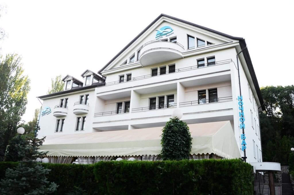 Гостиница «Чайка» до реконструкции /Фото с сайта отеля