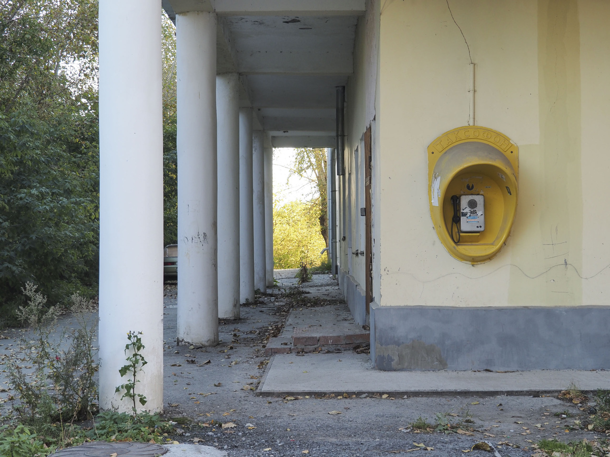 Идея предполагает модернизированный формат телефонных будок.  Фото: Фото: ФедералПресс / Антон Федулов