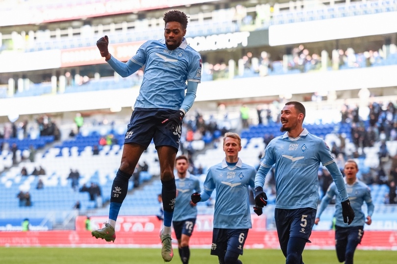     Форвард самарцев Джеффри Чинеду. Фото: Виктор Лунченко/ПФК «Крылья Советов»