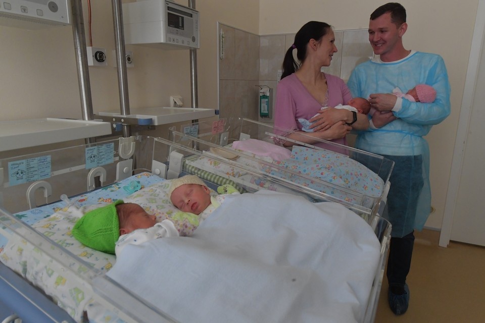    Многодетные родители, пенсионеры и граждане с инвалидностью могут подтвердить право на льготы через мессенджер МАХ. Владимир ВЕЛЕНГУРИН