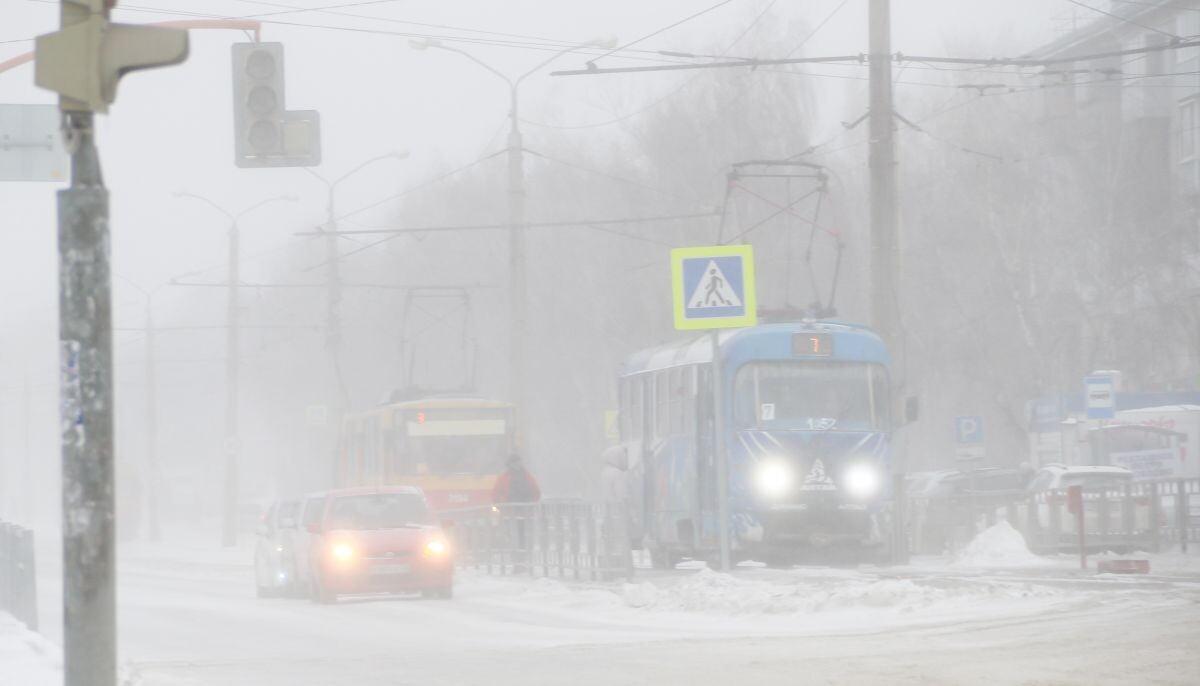  В Барнауле который день метёт "не по-детски". Все фото в статье из барнаульских пабликов. 