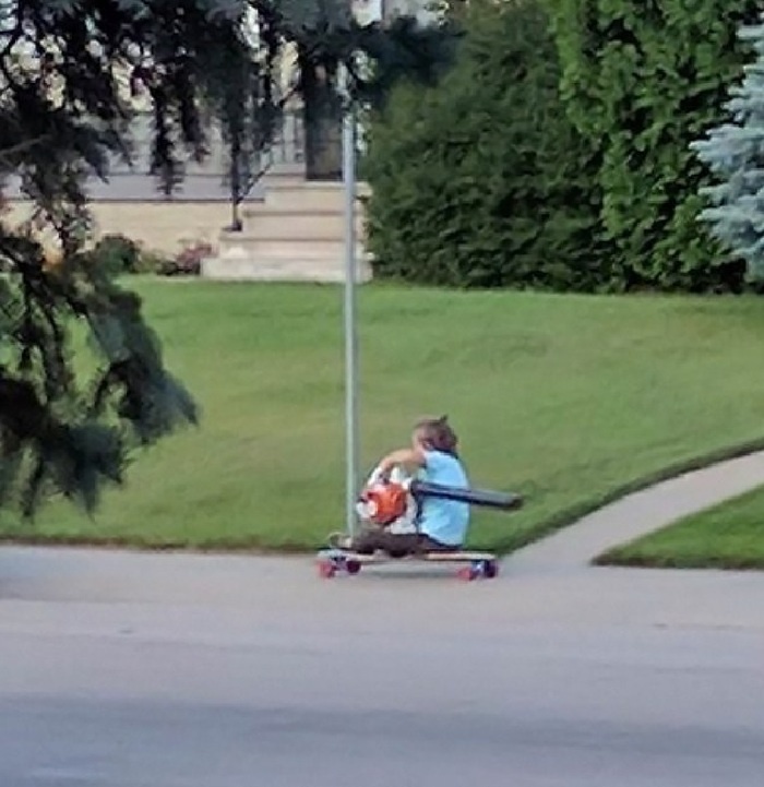 Самодельный скейт на воздушной тяге.