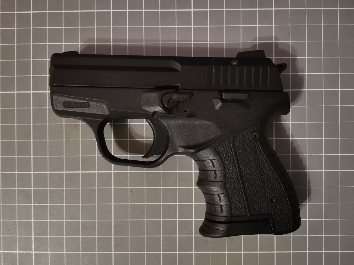 Рукоятка у STALKER KURS миниатюрная