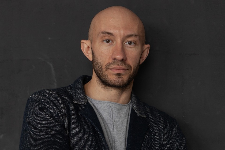    Актер считает, что в нем нет ничего устрашающего, поэтому бандитов томичу играть сложнее всего. Фото: Личный архив Петра Королева