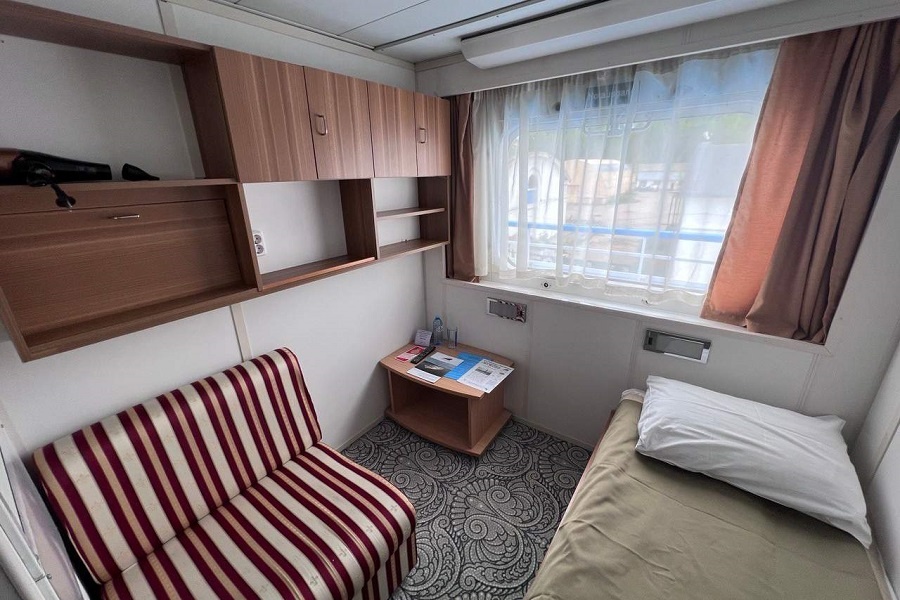 Теплоход Максим Литвинов, 1-местная каюта на солнечной палубе