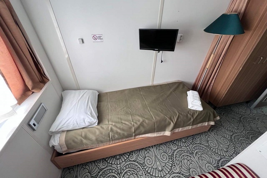 Теплоход Максим Литвинов, 1-местная каюта на солнечной палубе