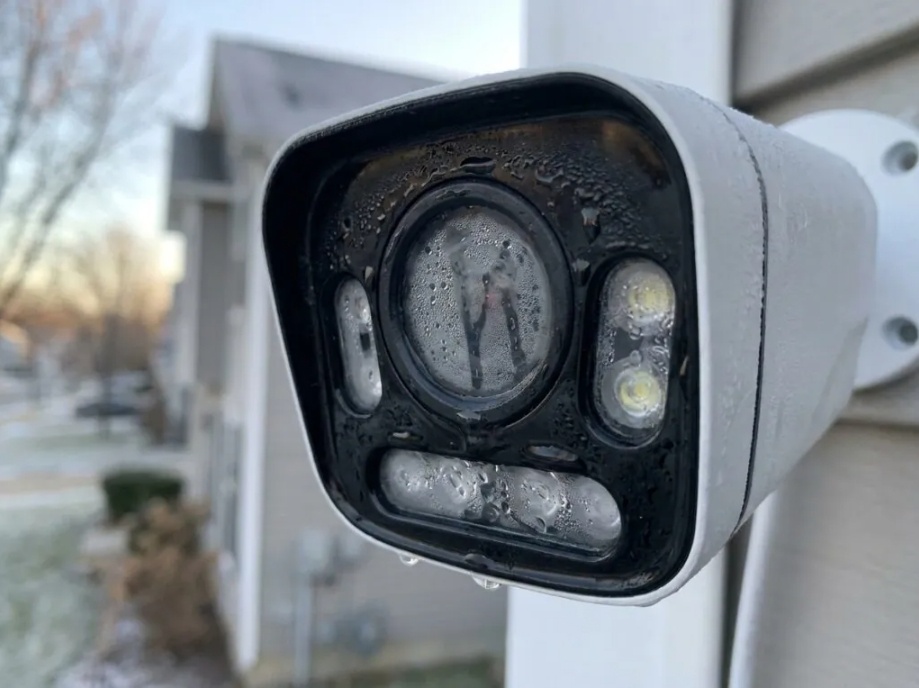 Потеет камера: причины и 8 способов решения