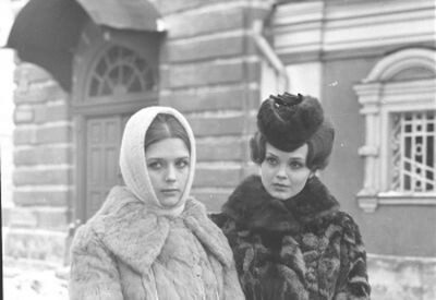    На четвёртом курсе вуза Алфёрова получила роль Дарьи Булавиной в сериале Василия Ордынского «Хождение по мукам». Хотя актрису приглашали в театры и на съёмки такие режиссёры, как Леонид Гайдай и Григорий Чухрай, по настоянию Ордынского она в течение пяти лет занималась только его проектом / Legion-Media / Mosfilm