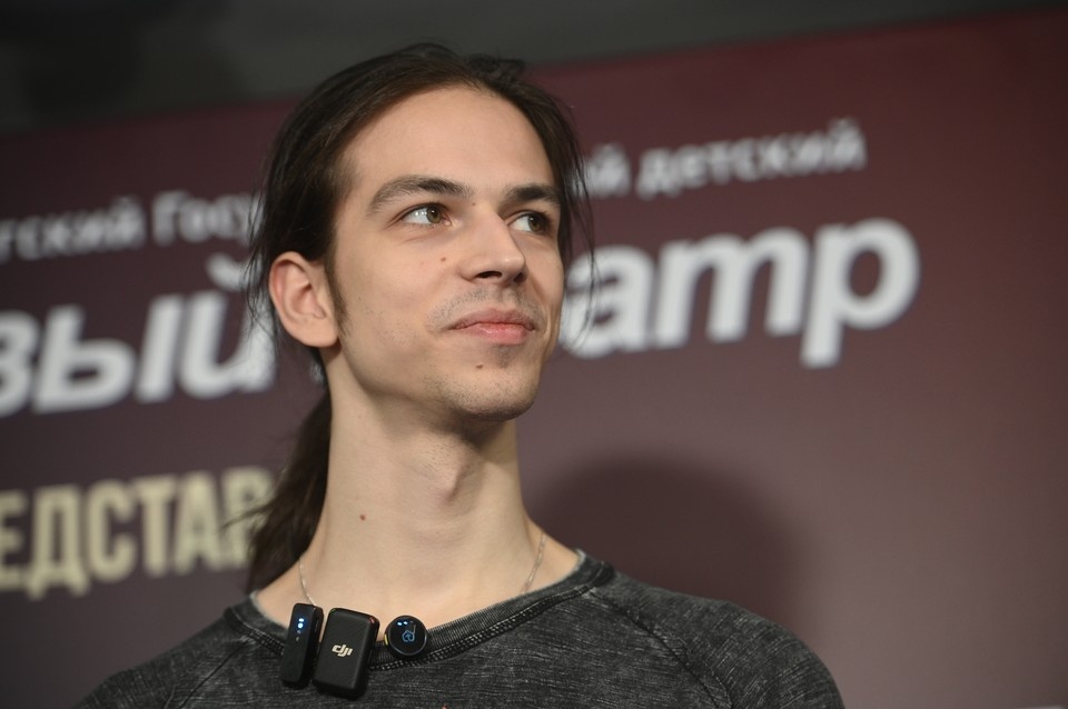    Гуменник нанесет символический удар по мячу. Алексей БУЛАТОВ