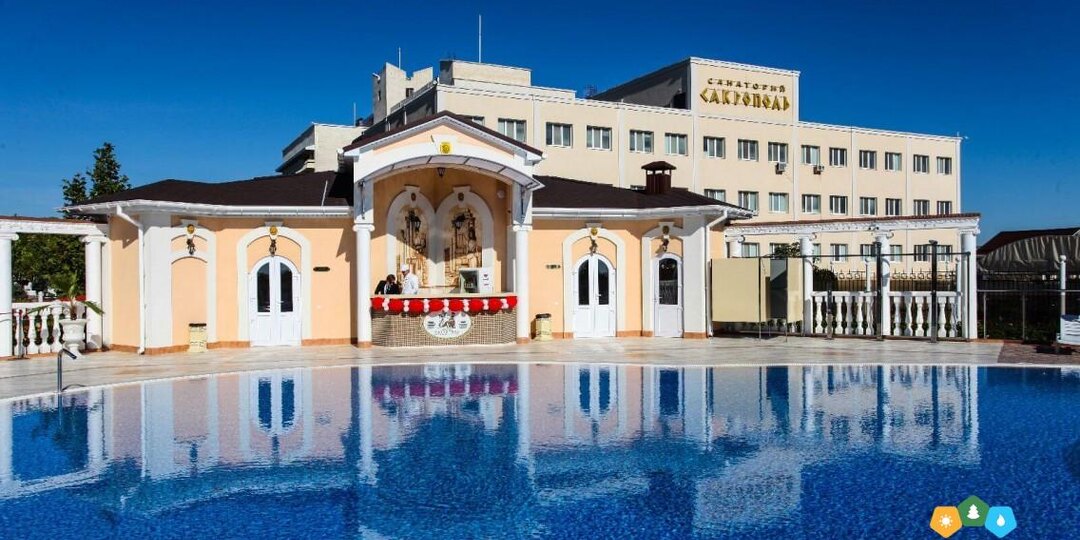 Саки — город целебных грязей: самые эффективные санатории Крыма 2026 года