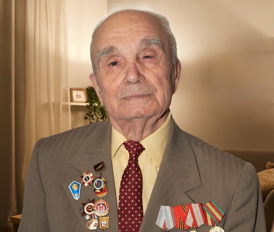    Василий Афанасьевич родился в многодетной крестьянской семье