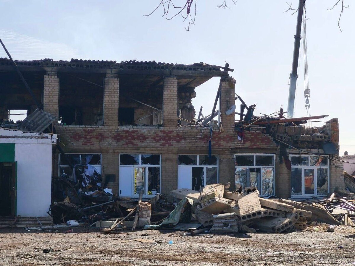    Последствия обстрела ВСУ здания больницы в ДНР 10 марта 2026 года / Источник: Штаб обороны ДНР