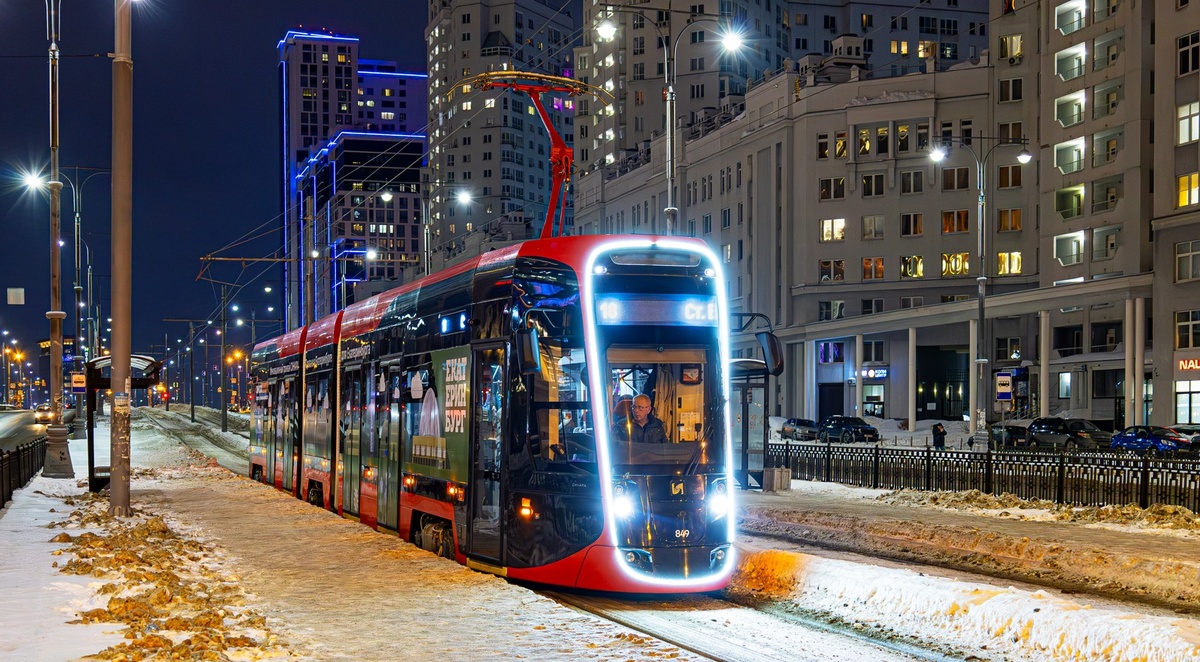 Трехсекционный трамвай Синара 71-233А в Екатеринбурге. Фото сайта gortrans.org, автор Иван Ревенков