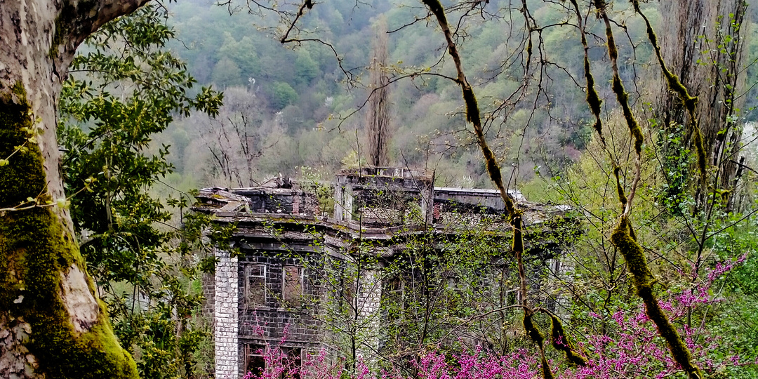 5 причин поехать в Абхазию в апреле и влюбиться в эту страну