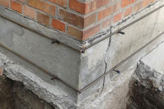 Трещина в плитном фундаменте