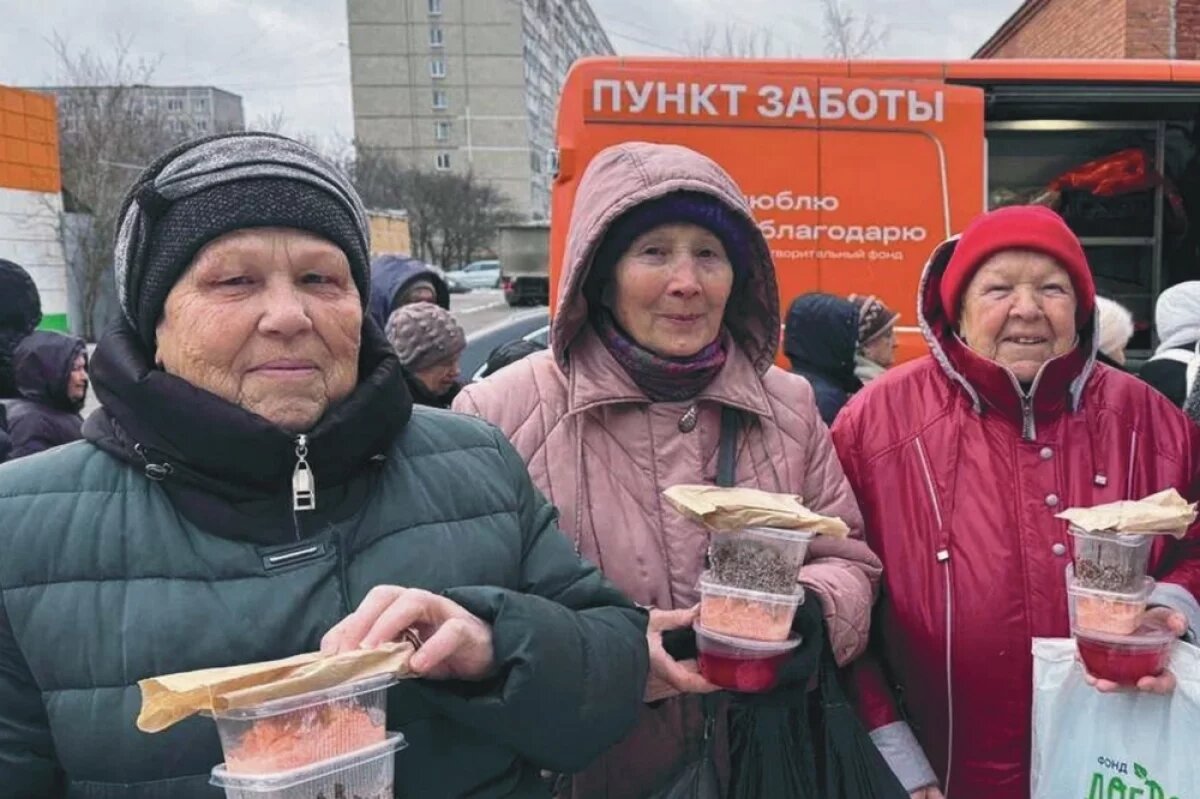    Еду нуждающимся раздают в 10 точках в Екатеринбурге и Свердловской области.