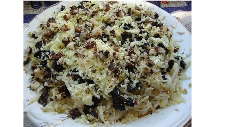 Салат в курицей.