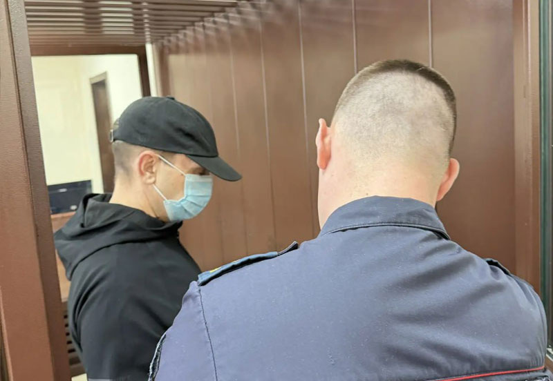    В Каменске-Уральском осужденный за массовое убийство Виктор Петриченко отправляется в колонию