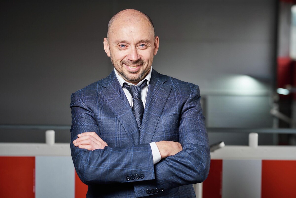 Кучмин А. Б. является руководителем и учредителем ООО «АИР МАГИСТРАЛЬ», ООО «ИВК АИР ГРУПП», ООО ПК «КОД», ООО «ЦТР»