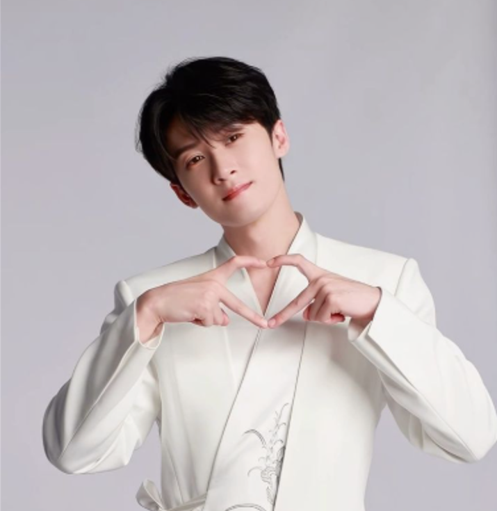 Китайский артист Тань Цзяньцы.