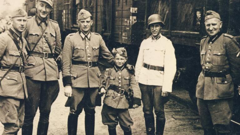 Маленький эсэсовец из Калуги: как шестилетний "сын полка" карательного батальона дожил до наших дней и кем он стал