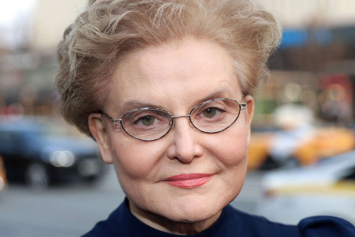     «Я хочу, чтобы еще пожила моя мамочка!»: Елена Малышева в день 65-летия обратилась к близким людям