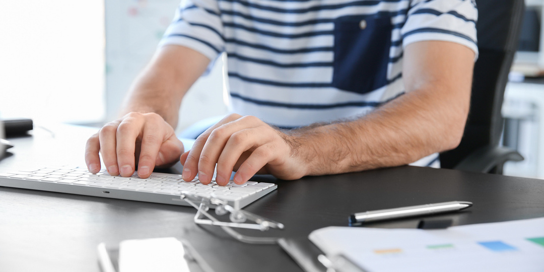 Самозанятый иностранец в России в 2026 году: условия, регистрация, налоги