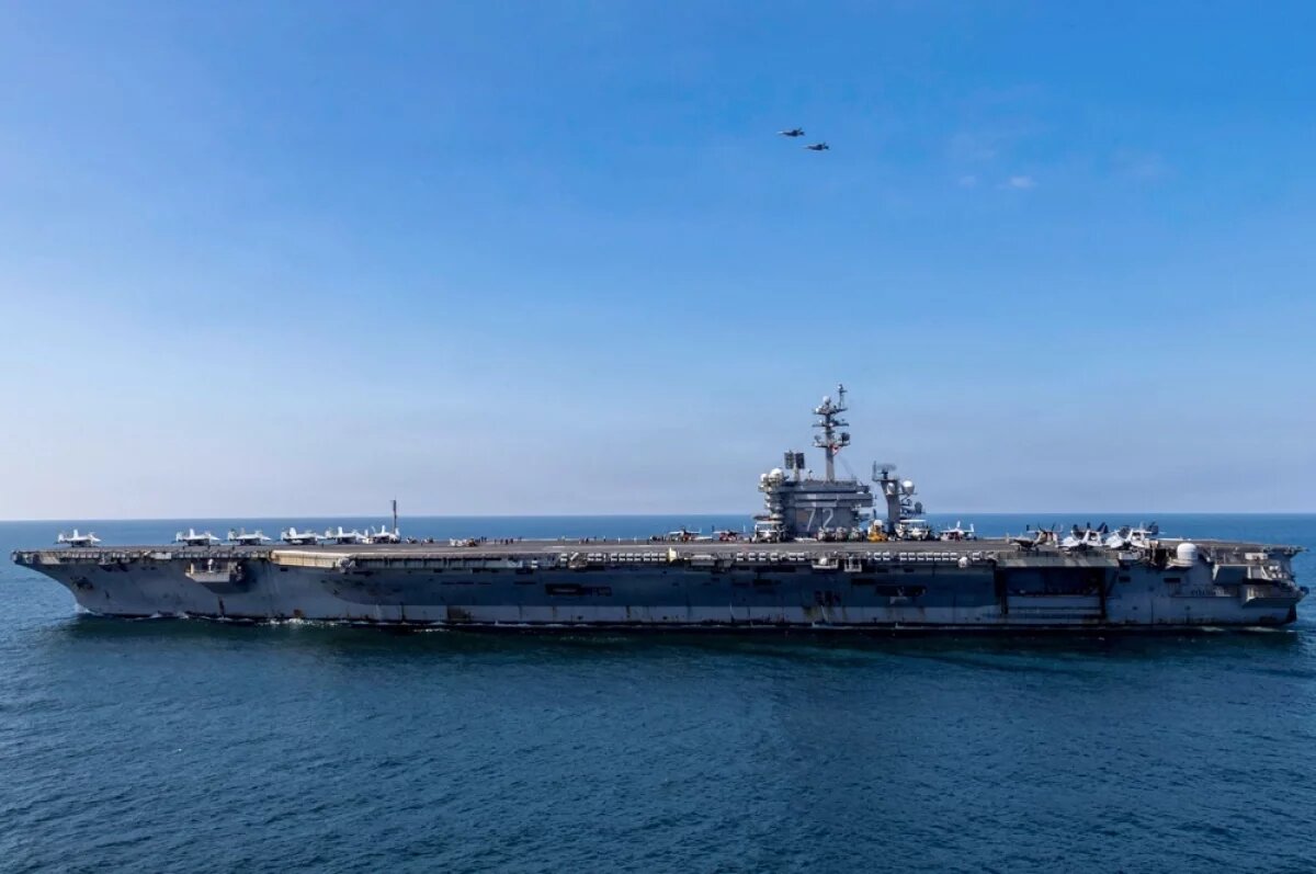    Иран утверждает, что в результате ракетной атаки авианосец «Авраам Линкольн» получил повреждения, из-за которых вынужден был покинуть район боевых действий.