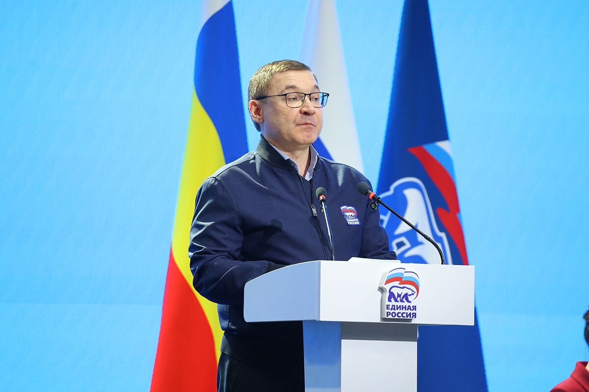 «Особенно важно, что объекты благоустройства выбирали сами жители. Только в прошлом году в таком голосовании участвовало около 17 миллионов человек. А с 2021 года — почти 70 миллионов. Фактически — полстраны. Так что благоустройство — в прямом смысле — стало нашим общим делом», — подчеркнул он.



Секретарь Генсовета «Единой России» сообщил, что за период действия народной программы в стране введено более полумиллиарда квадратных метров жилья, расширена программа семейной ипотеки. Поддержку по программам субсидирования ипотечных ставок получили более 3 миллионов граждан.