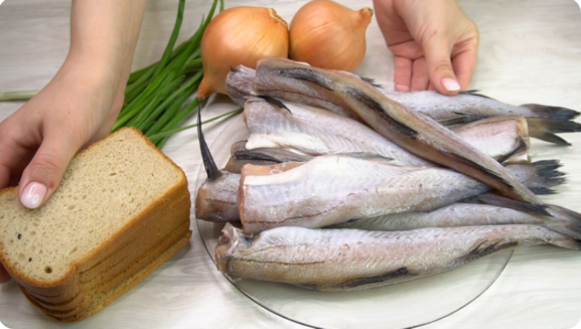 Из минтая и хлеба готовлю шикарное блюдо за копейки. Благодаря этому рецепту вы полюбите минтай однозначно...