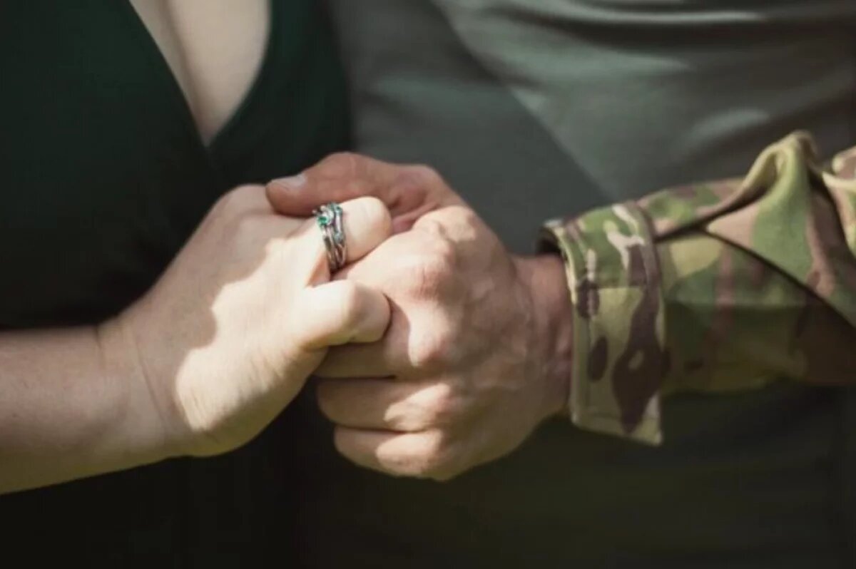    Хабаровчанка вышла замуж за бойца СВО и украла деньги у его семьи