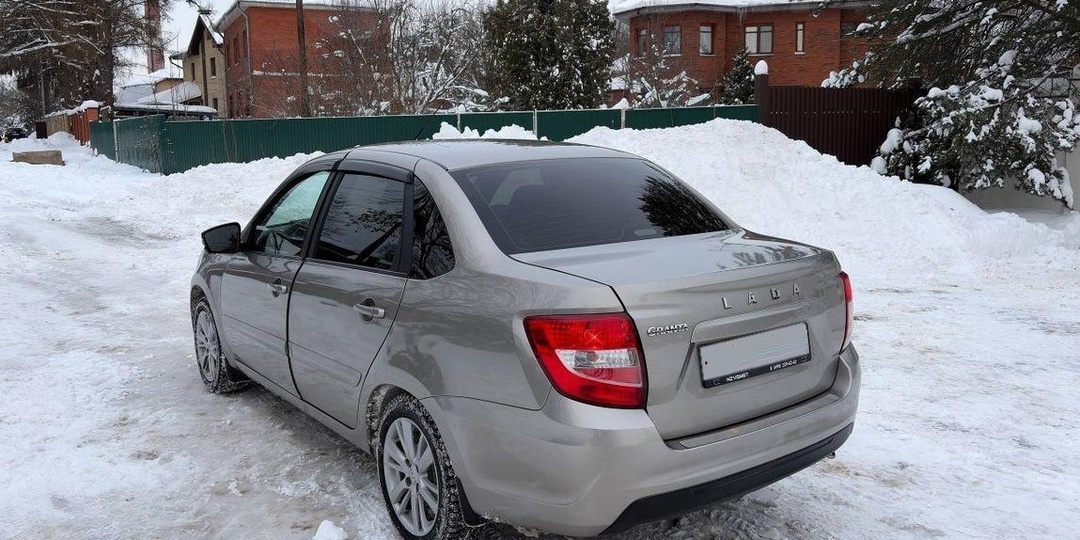 Решил купить Ладу Искру. Сколько потеряла в цене Гранта за 4 года и 62 тыс.км? Привёз в трейд-ин Гранту, в планах купить Искру