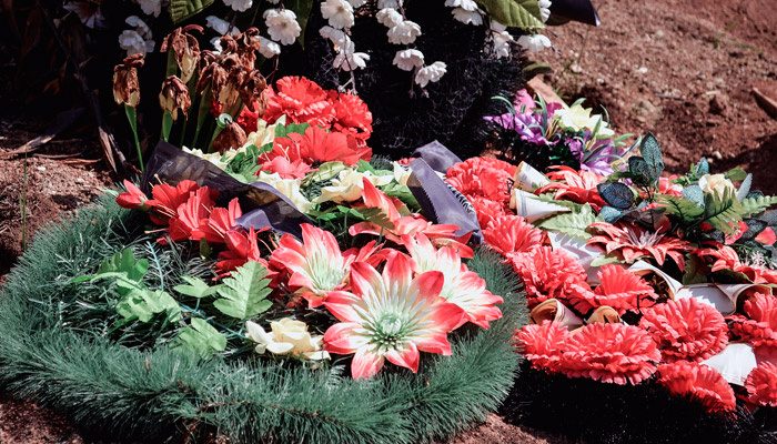 Дороже всего обходится памятник, поэтому его установку часто откладывают на потом. Фото: 1MI