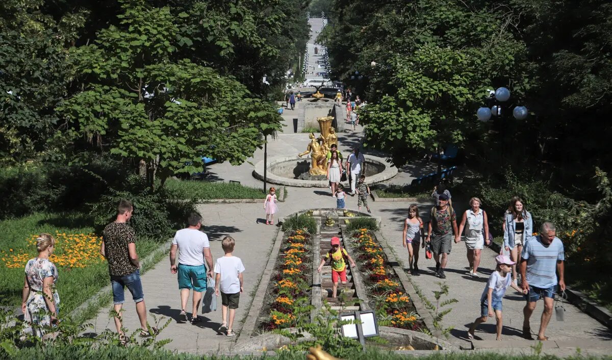     Курортный парк в Железноводске. © РИА Новости. Денис Абрамов