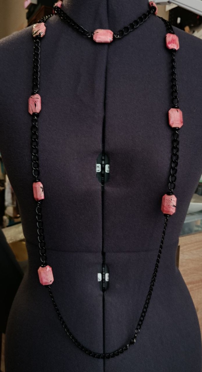 Бусы с цепью длиной 1,5 метра