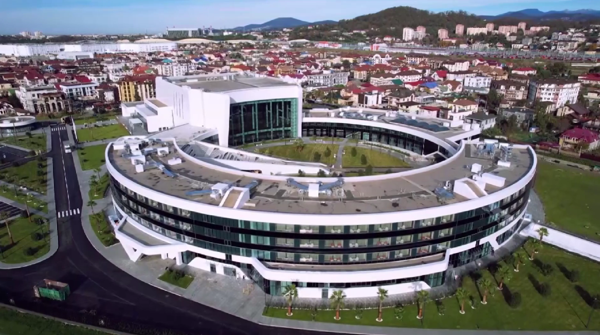 Скрин видео с сайта Центра художественной гимнастики в Сочи: skygrace.ru/academy