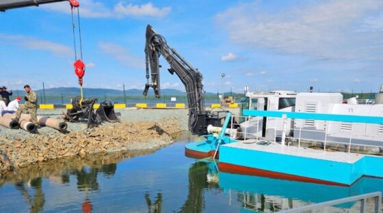     ВЕРФЕР 900. Так производилась замена одного навесного устройства на другое, до установки квик-каплера / Фото: Верфер УАК