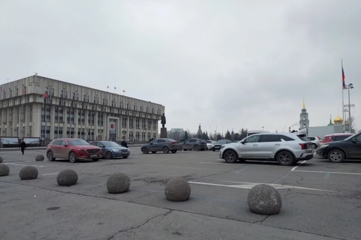    Парковку на площади Ленина в Туле пока открывать не будут