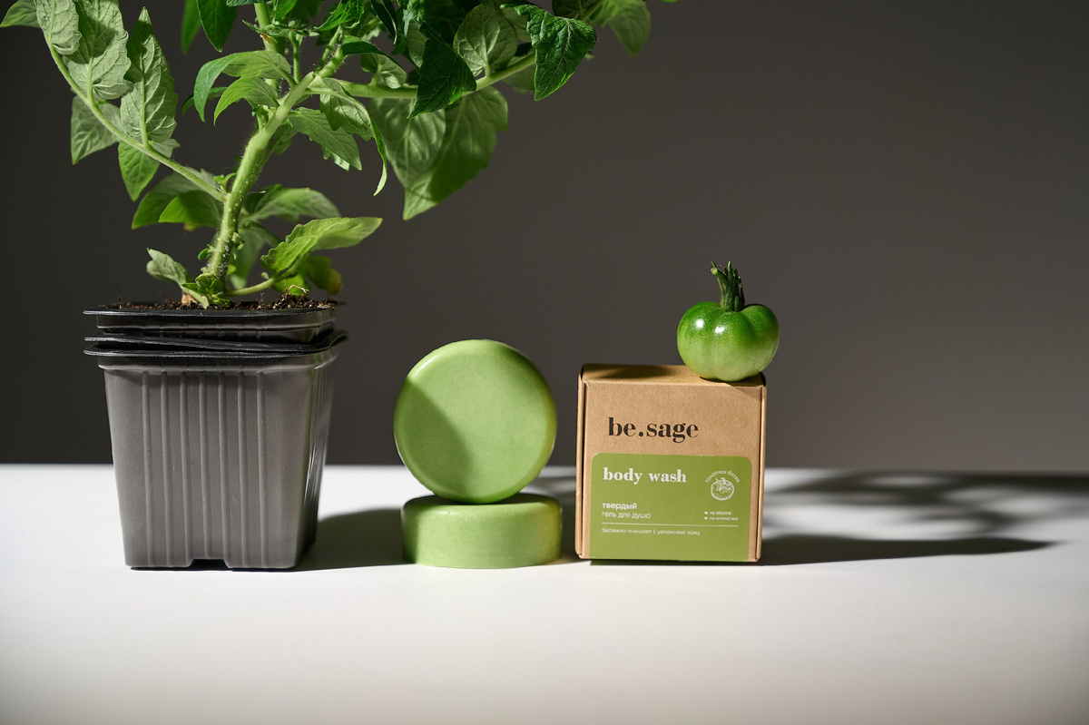 На фото: твердый гель для душа Томатная ботва be.sage