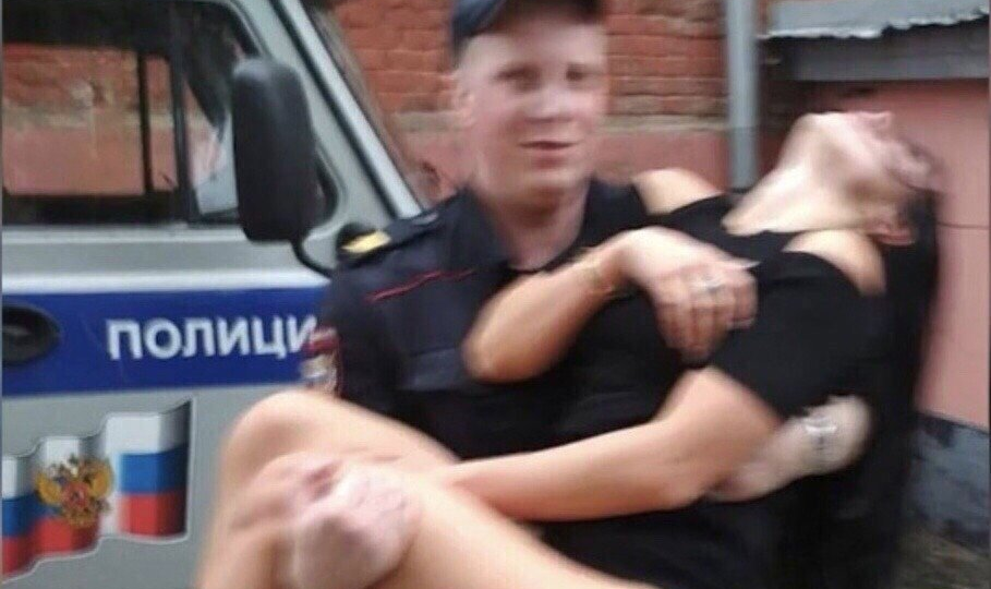 Приехал на вызов в клуб, а там жена. Подслушано