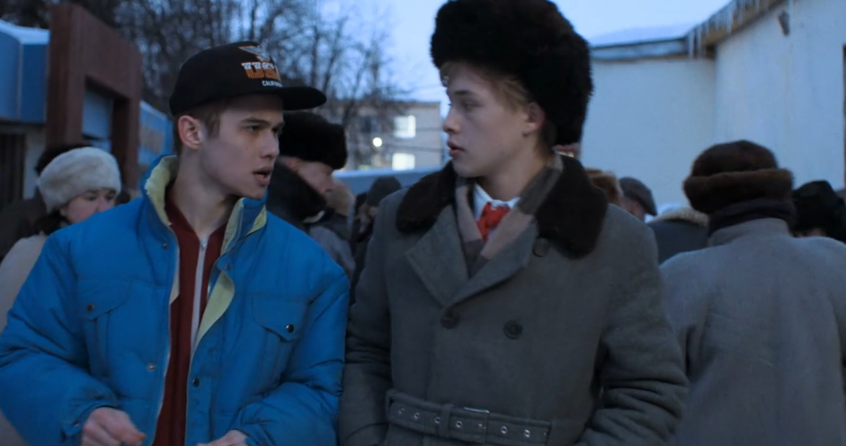 Фото: Пальто и Марат в сериале Слово Пацана. По сюжету, у Марата - говнопол.