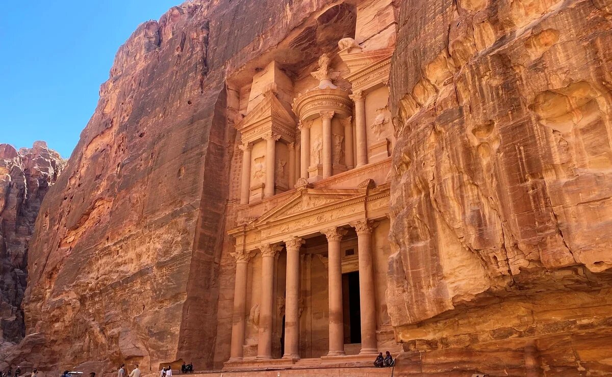    Иордания вне «запретного списка»: туристы осторожничают, но планы не меняют