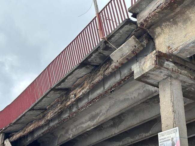 НАГНУЛСЯ, НО УСТОЯЛ