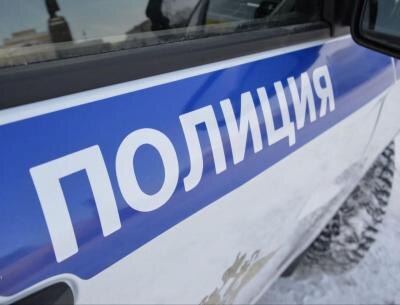 В Пугачеве местный житель во время застолья похвастался полученными выплатами и лишился 15 тысяч рублей