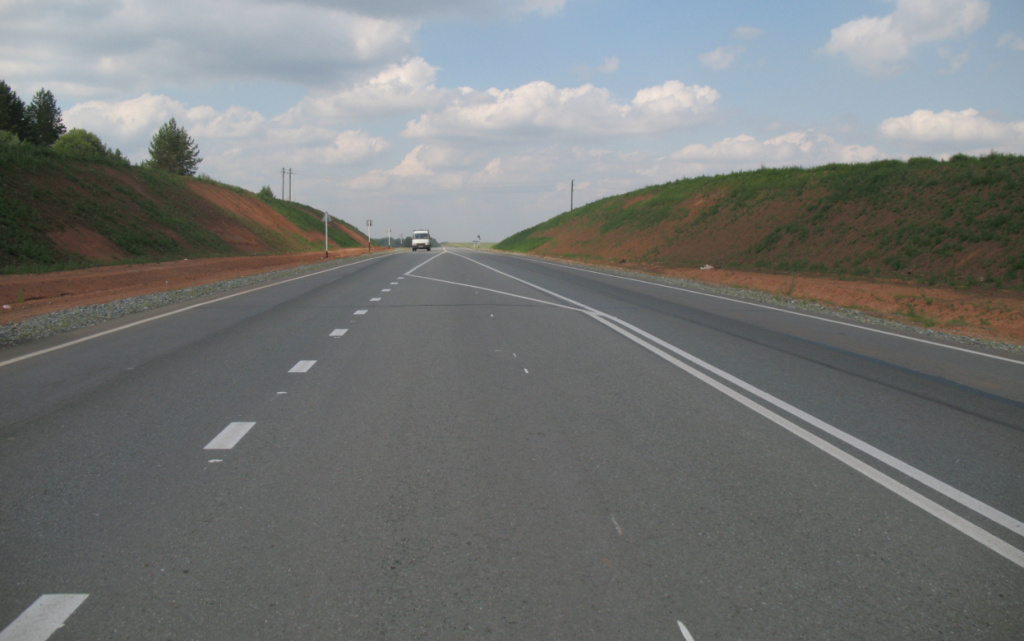  18-километровый участок дороги «Ижевск – Сарапул» расширят в 2026 году, но количество полос оставят прежним. Фото: архив редакции