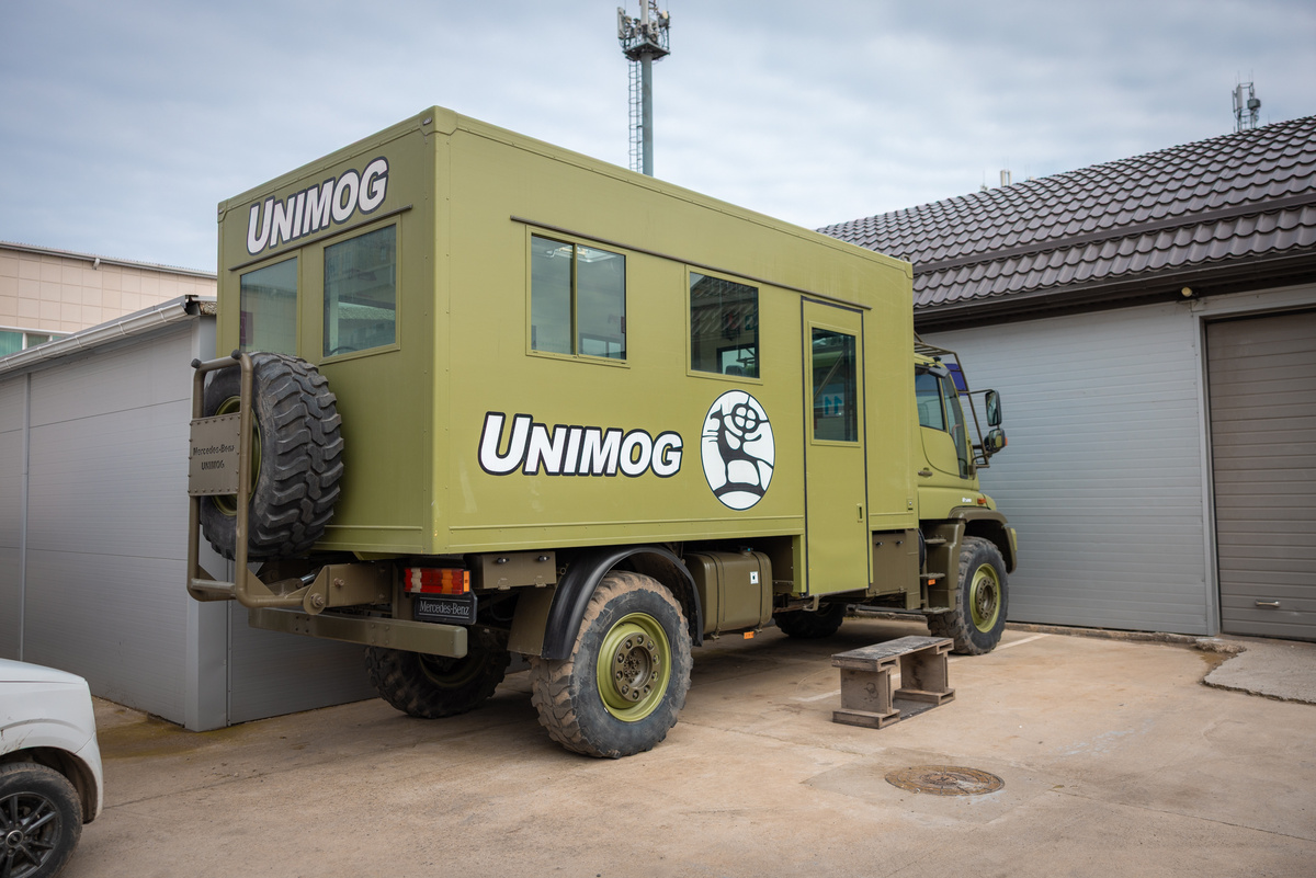 Мерседес UNIMOG U500