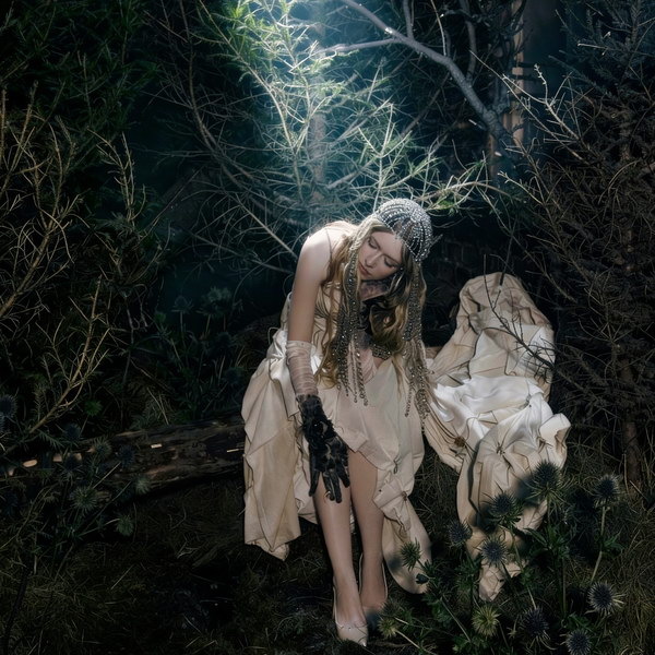     Любовь Терлецкая выпустила мрачный сингл о расставании